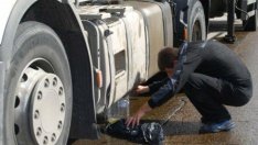 Арестуваха двама, точили нафта от частна фирма