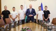 Министри аплодираха деца, участвали в гасенето на огъня в Сунгурларе