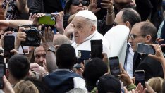 Изборът на нов папа ще следва традиционния процес на конклава