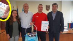 Добрият пример: Мъж намери портфейл с пари и го върна на собственика