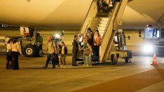 89 евакуирани българи от Израел кацнаха в София