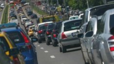 В дните с мръсен въздух из градовете – старите коли на трупчета пред блока 