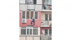 "Нинджа"! Преследван бяга с въже от 6-ия етаж, плашил с нож крупие (Видео)