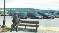 Капитан на пейка посреща корабите на Морска гара