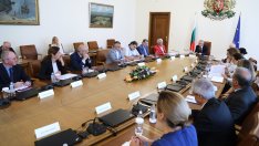 Кабинетът чака сценарии за енергиен преход