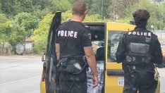 Спипаха такси, натъпкано с цигари без бандерол (СНИМКИ)