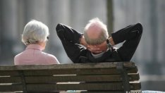 Вдигат възрастта и стажа за пенсия през 2024 г.