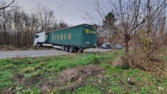 Черен петък на пътя: Семейство загина в катастрофа между "Тойота", ТИР и "Ауди"