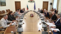 Дават близо 700 млн. лв. на земеделците до края на годината