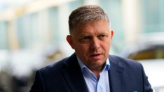 Простреляха премиера на Словакия