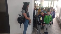 Варненски първокласници видяха новия дигитален планетариум в Обсерваторията