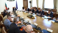 Подготвя се график за поетапен преход на рафинерията на „Лукойл“ към неруски петрол