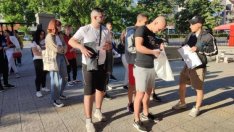 Във Варна хванаха зрелостници с мобилен телефон