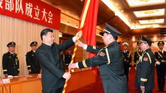 Си Дзинпин зове комунистите да са нащрек срещу бурките