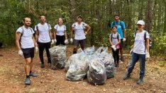 Спортисти на поход, почистиха част от парк "Златни пясъци"