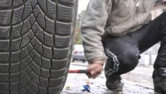 За трети път пукат гумите на кола във Варна, подозират възрастен комшия