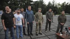  Зеленски върна у дома петима командири, участвали в защитата на Мариупол и Азовстал