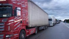 Тираджии пребиха шофьор, карал бавно