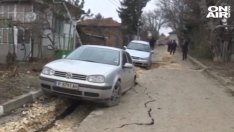 Пукнат водопровод погълна коли. И както е редно: Няма виновни, нали?