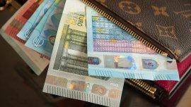 Как търговците в другите държави се справиха с връщането на ресто в евро?