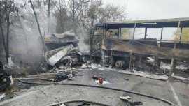 Огнен ад на пътя Русе &ndash; София: Автобус с 38 пътници се заби в горящи камиони