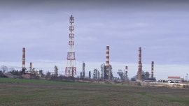 Решено: Държавата взима ръководството над рафинерията в Бургас