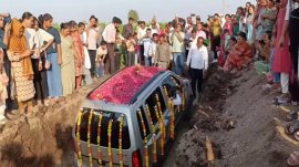 1500 души дойдоха на погребение.... на 12-годишен миниван