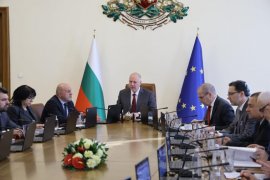 МС одобри парите за коледната добавка на пенсионерите и за компенсация на децата извън градините