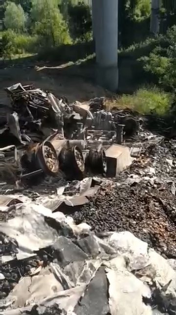 ТИР падна от АМ "Хемус" върху жп линия 