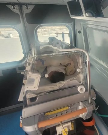 Спасиха недоносено бебе с линейка на „Капачки за бъдеще“