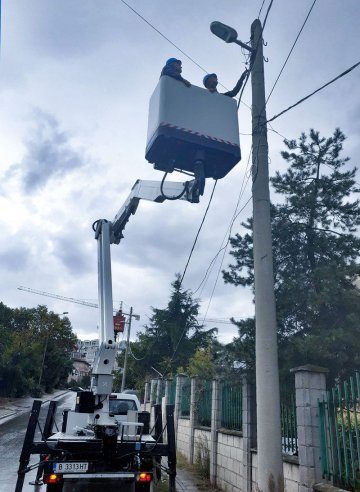 Над 300 000 лв. вложи варненското Енерго в нова въздушна мрежа на "Траката"