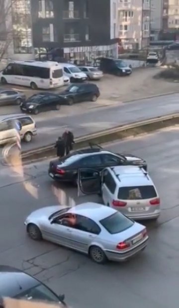 Двама шофьори се млатиха в София