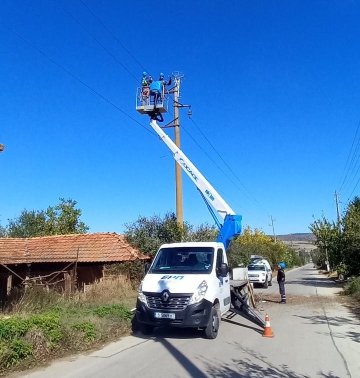 Платформа за щъркели беше монтирана във варненското село Сава