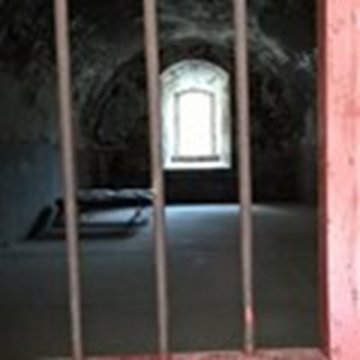 Французойка опита да избяга с навързани чаршафи от затвор