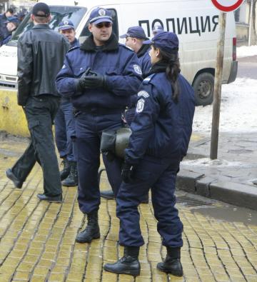 Полицаи – бледи или пък затлъстели, гневни , избухливи…. на психо прегледи