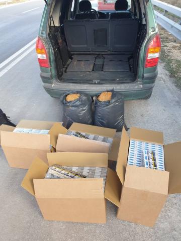 Цигари без бандерол задържаха варненски полицаи
