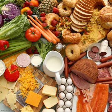И едни цени: Хлябът скочи с 10%, олиото с над 29. Горивата с близо 35%. И още...