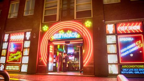 В Амстердам може да се появи нов квартал на Червените фенери