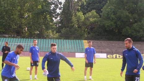 Моряците с тактическа тренировка преди сблъсъка със сините