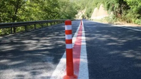 Поставят разделителни колчета по пътя София-Варна