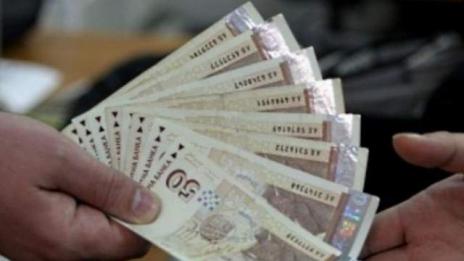 В града заплатите по-големи, на село хапват и пийват ракия повече