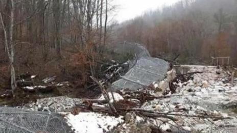Отново е паднала част от защитната ограда на границата с Турция