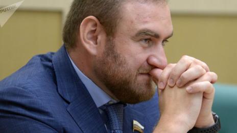 Руски сенатор задържан по обвинение в убийства  