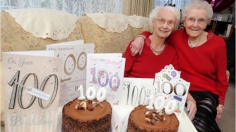 Близначки отпразнуваха заедно 100 лета