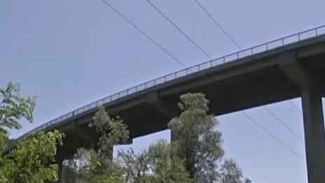 Момченцето, хвърлено от мост в Габрово - мъртво  