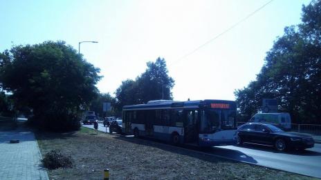 Автобус и мотор се блъснаха във Варна