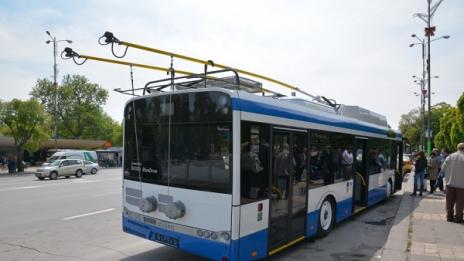 Пороите в Сърбия забавили новите тролеи