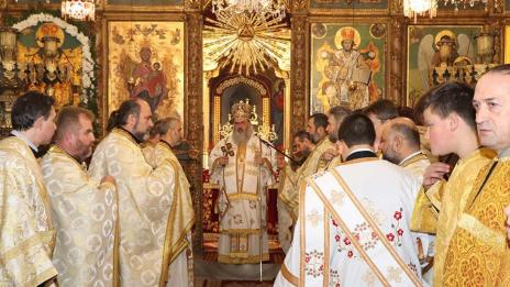 Храмов празник с архиерейска служба за Атанасовден в старата митрополитска църква на Варна
