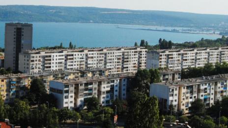 Имотите у нас поскъпнаха с 35% заради скок на доходите, падането на лихвите