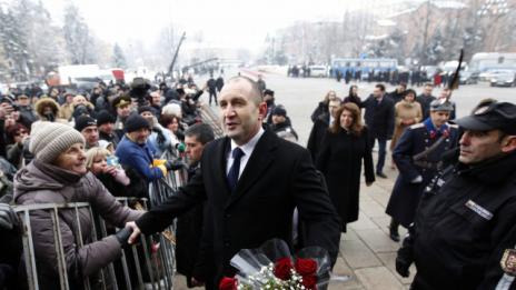 Радев прозря: За депутатите бедността е скучна